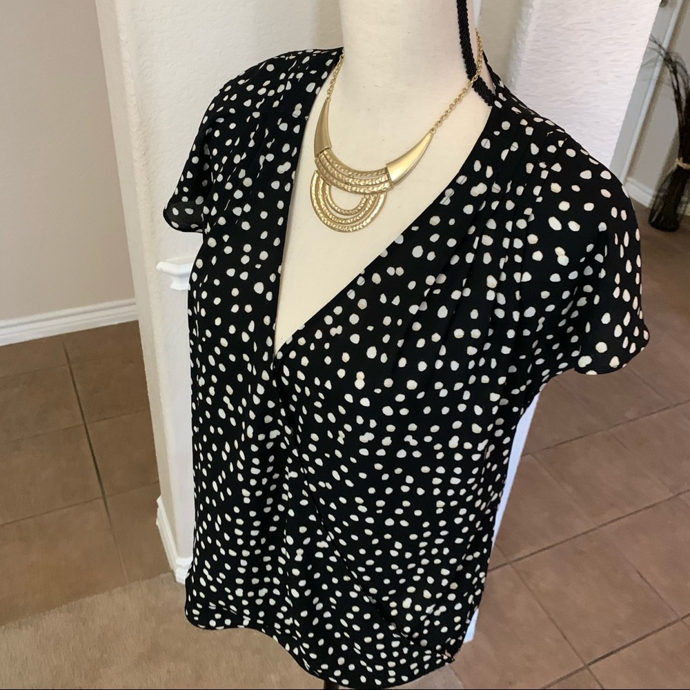 Banana Republic black & white polka dot print top Size XS